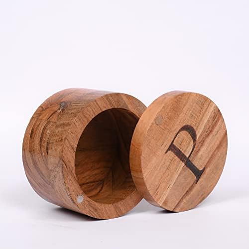 Pote de condimento redondo de madeira de madeira com tampas giratórias magnéticas para a bancada da cozinha gravada no suporte da tampa para pimenta