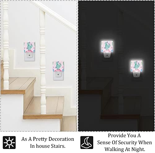 Luzes noturnas de cacto fofas Conecte -se à parede infantil LED Nightlight para berçário de bebê banheiro banheiro escada do corredor Energia Lâmpada de mesa com eficiência energética Dusk para Dawn Smart Sensor, 2 pacote