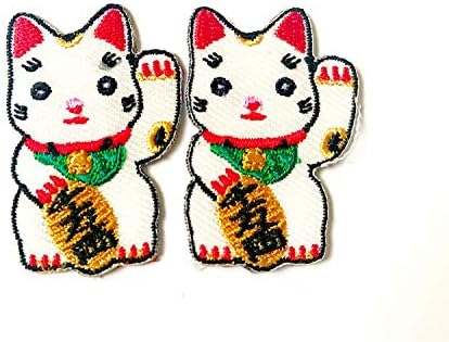 O conjunto de 2 minúsculos. Mini Lucky Cat Kitten Japão Japanese de sinal de sinal fofo de desenho animado Costurar ferro em apliques bordados, figurino
