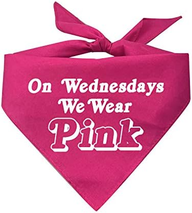 Às quartas -feiras, usamos uma bandana de cachorro estampado rosa