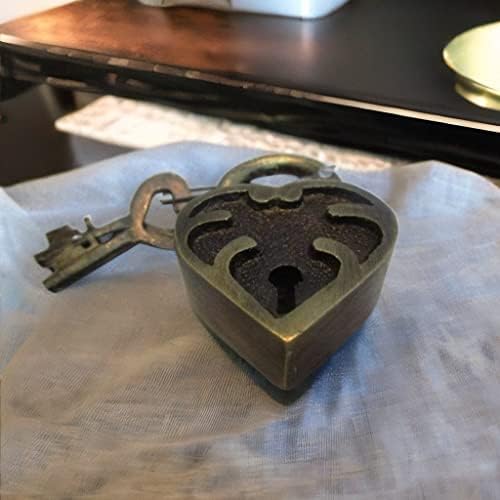 Home - Brass de latão de jardim - trava com chaves - funcionando - latão feito - tipo: pequeno coração - acabamento em latão
