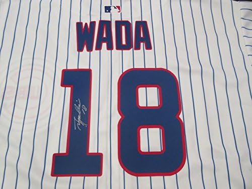 Tsuyoshi Wada autografou a camisa de Chicago Cubs com prova, imagem de Tsuyoshi assinando para nós, Chicago