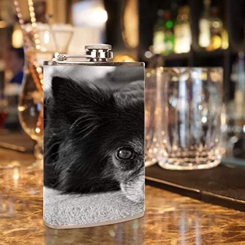 Balão de quadril para bebidas inoxidáveis ​​à prova de vazamento de aço inoxidável com funil 7,7 oz de couro, ótima ideia de presente de frasco - pequeno cachorro preto